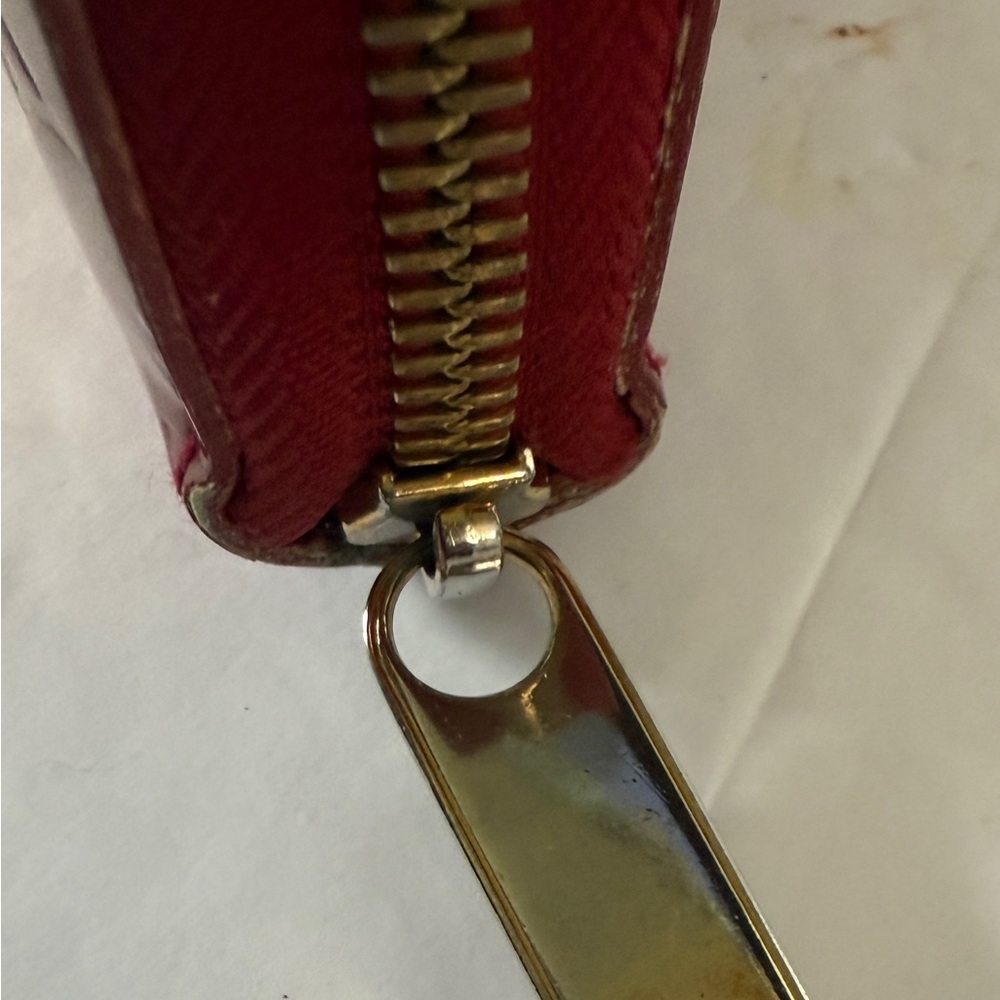 Authentic Louis Vuitton LV Red Vernis Leather Zippy Wallet - Picture 5 of 16